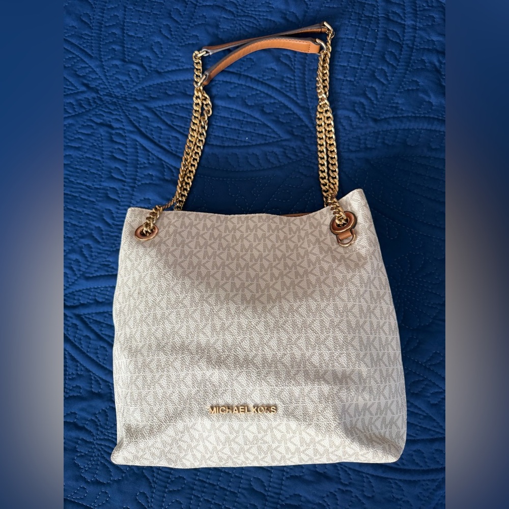 Michael Kors Beige Shoulder Bag with Gold Chain